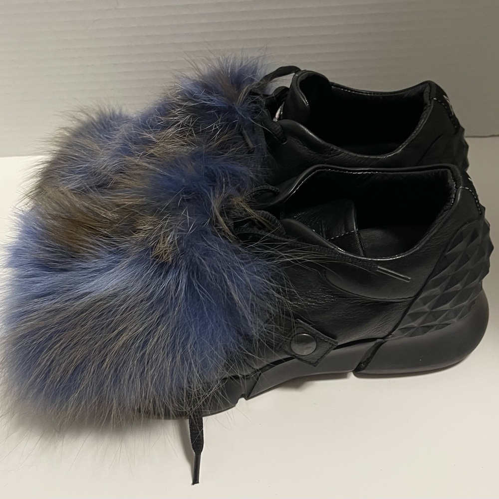 Elena Iachi Italy, black leather shoes w/ fur accents size 6